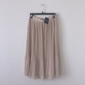 Forever 21 Knee Length Pleated Skirt
